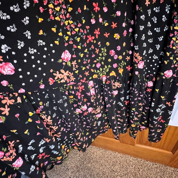 Torrid black flowered dress. Size 2x - Picture 4 of 5